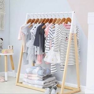 Meet your Posher, Esmer